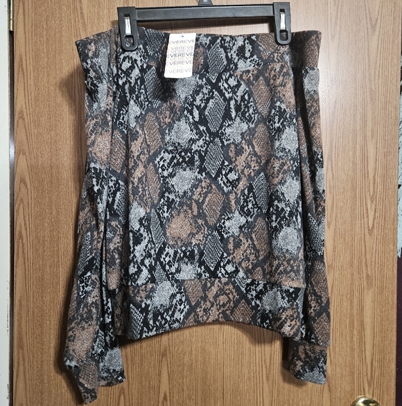 peyton jensen Tops - Peyton Jensen NWT Off The Shoulder Snake Print Long Sleeve Blouse!